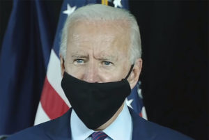 대통령에 당선되면 모든 공공장소에서 마스크 착용 의무화를 하겠다는 바이든