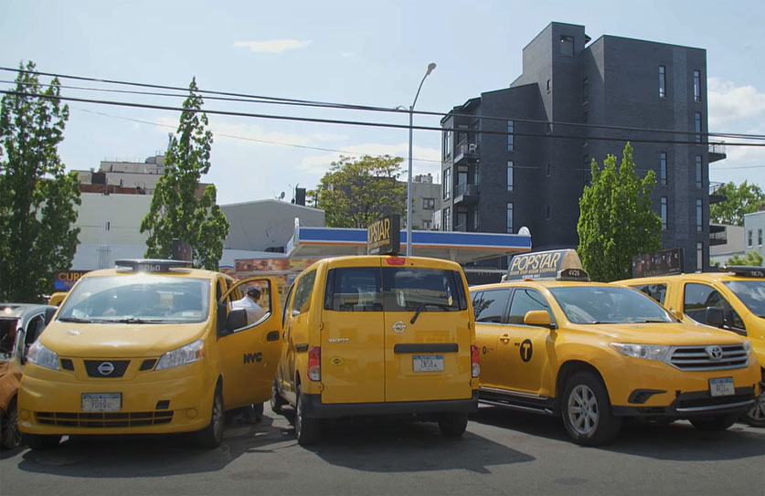 뉴욕 택시기사들, 채무 탕감 요구하며 뉴욕시청 근처에서 교통봉쇄 데모