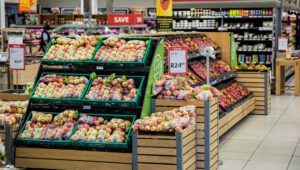 미국 대형 식료품점들 소비자들 대량 구매 제한