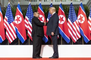 트럼프, 베트남 정상회담 이후 김정은에게 에어포스원 탑승 제안