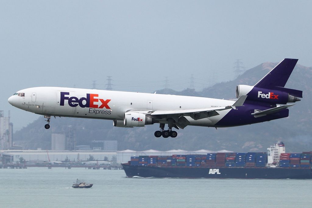 FedEx, 구매자들의 온라인 쇼핑 덕택에 호황
