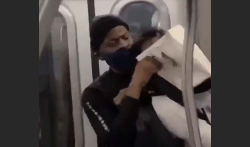 NYPD 증오범죄수사대, 지하철 에서 주먹질 당하는 동양인 조사