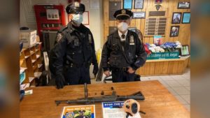 18세 소년, 타임스퀘어 전철역 에서 AK-47소총 소지로 체포