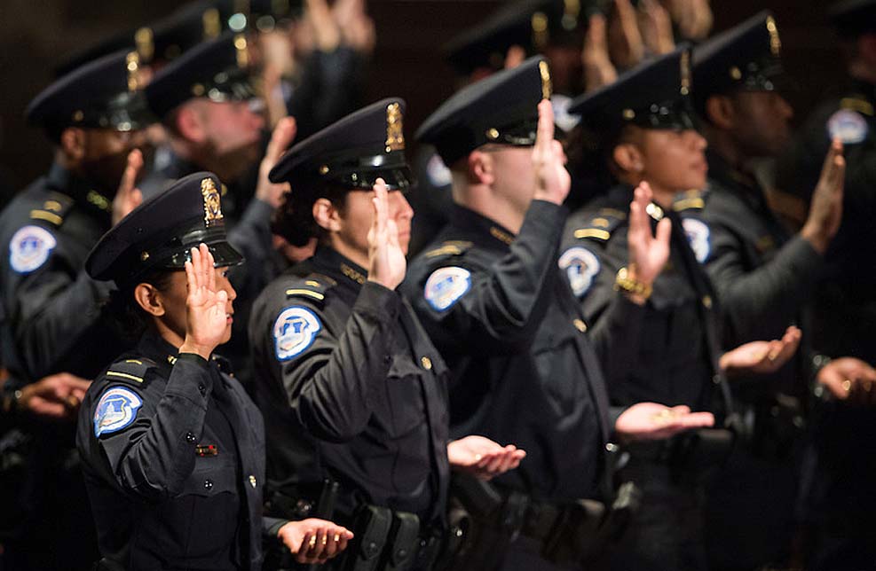 미 의사당 경찰관, 1월 6일 폭동 사법방해 혐의로 기소