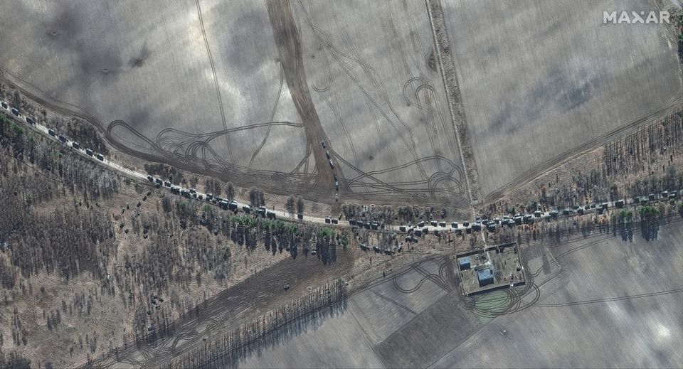 위성 이미지, 키예프 근처의 러시아 군 40마일 이상되는 행렬