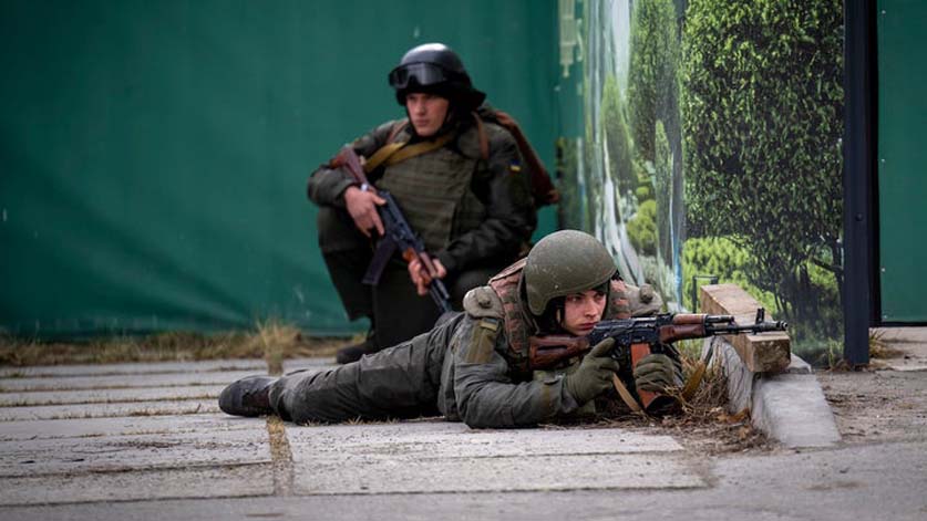 우크라이나 주재 미국 회사 직원들, 러시아군과 싸우기 위해 우크라 군 합류