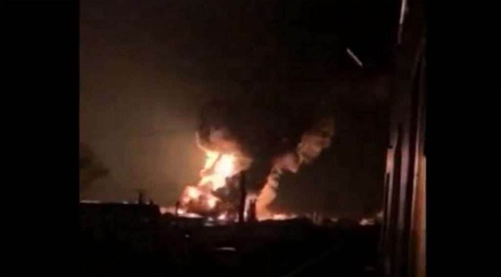 우크라이나 바실키프 공군기지 연료 저장고에서 화재