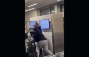 애틀랜타 공항에서 사우스웨스트 항공사 직원 구타한 남성