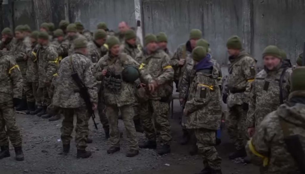 우크라이나 수도 전투에 대비한 키예프 주민들