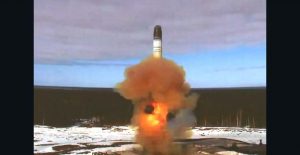 전쟁 전문가들 “푸틴, 우크라이나 전쟁 실패 숨기기 위해 핵무기 과시” 분석