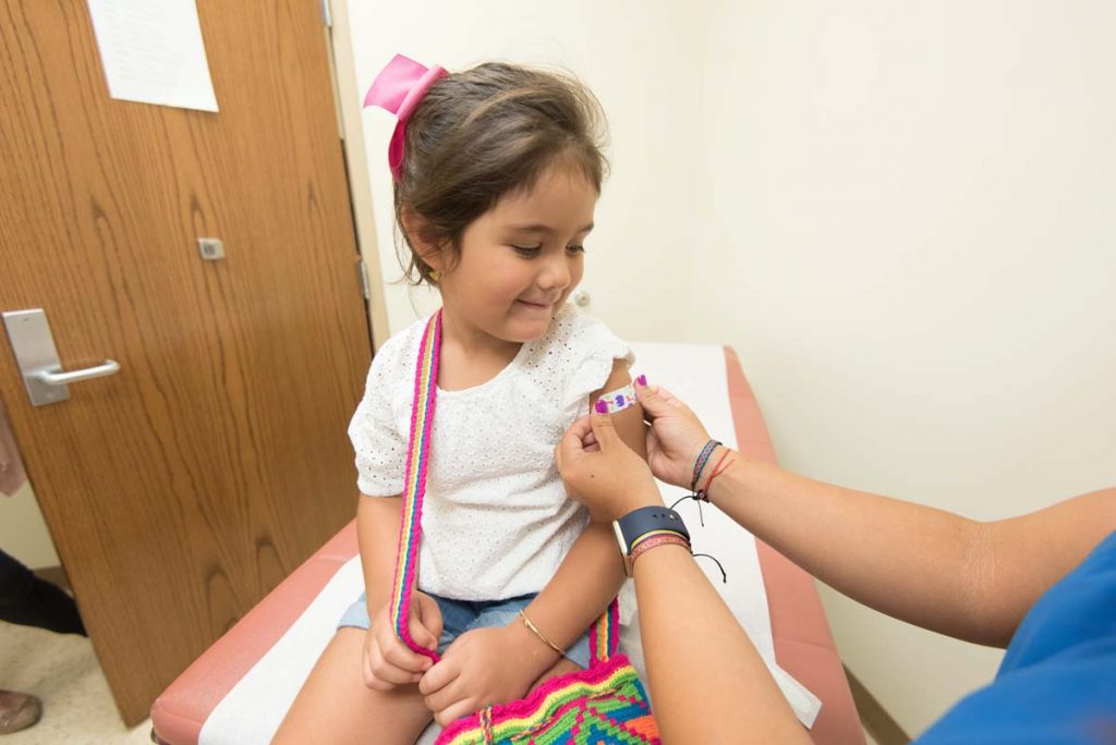FDA, 5세 미만 어린이 코로나19 백신 빠르면 올 6월 출시