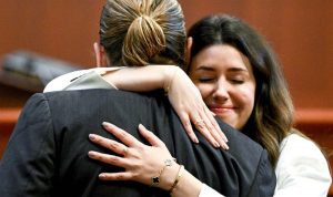 조니 뎁의 명예훼손 소송건을 진행하며 주목받고 있는 여성 변호사