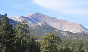 로키산맥 국립공원의 낙석 및 눈사태로 등반가 1명 사망 2명 부상