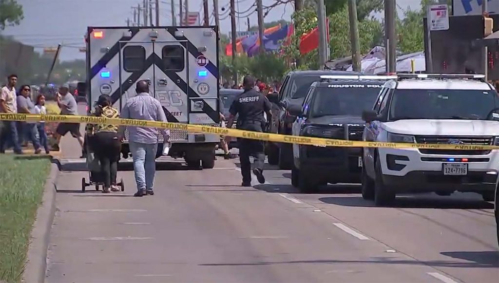 휴스턴 근교 프리마켓 총격으로 최소 2명 사망 여러 명 부상