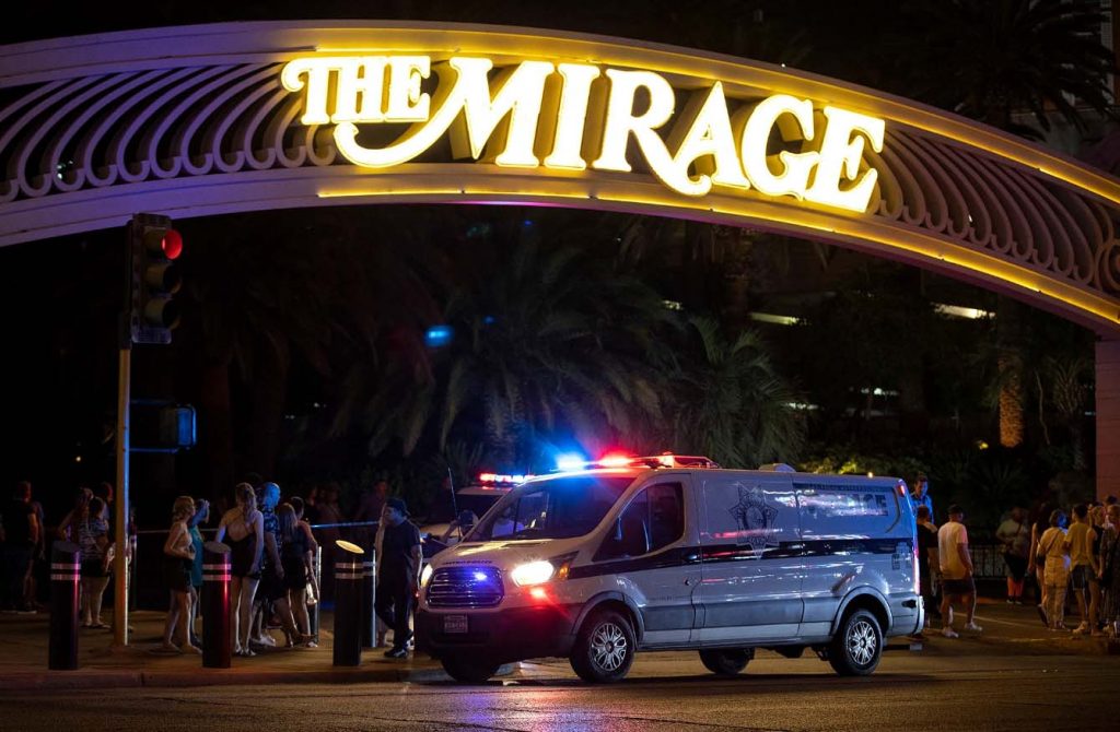 라스베가스 호텔방서 말다툼 도중 총기난사로 남자 1명 사망 여성 2명 중태