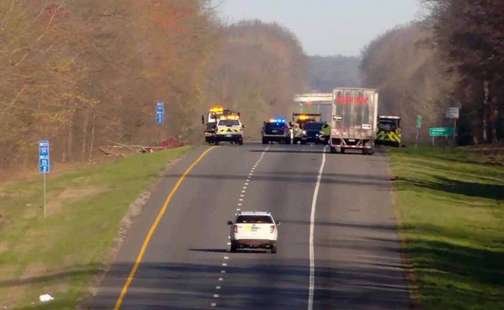 테네시 주 고속도로 자동차 사고로 어린이 5명 숨져