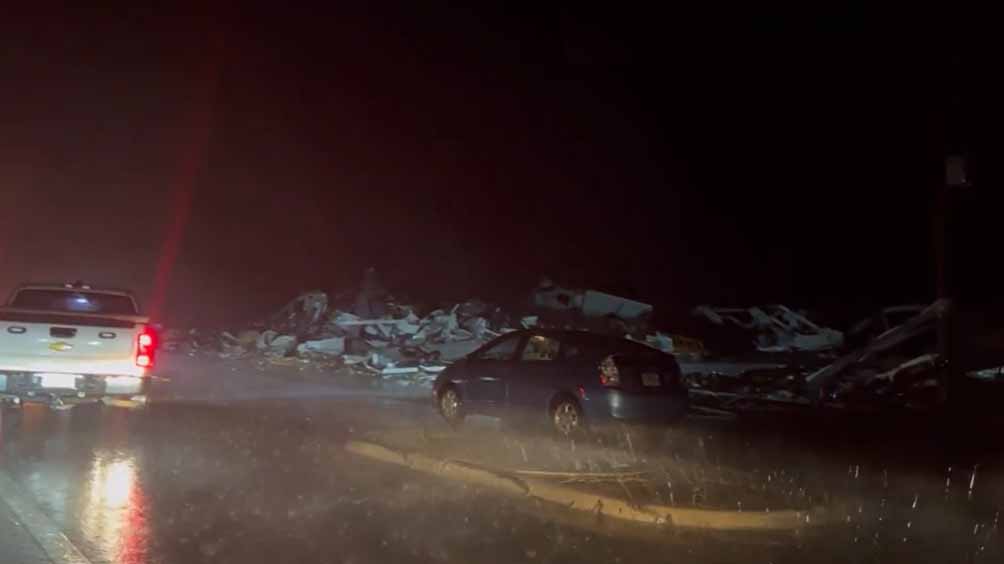 토네이도, 미시시피 휩쓸고 간 후 최소 23명 사망