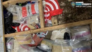 브롱크스의 어린이 집 바닥에서 발견된 다량의 마약