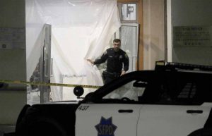 샌프란시스코 중국 영사관에 차 몰고 들어간 남성 경찰이 사살