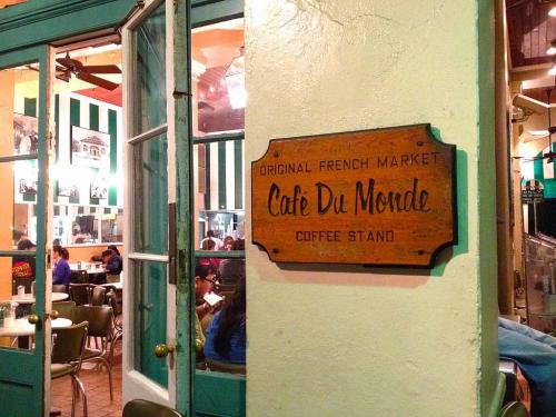 Cafe du Monde in New Orleans Louisiana