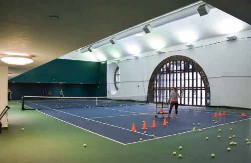 Vanderbilt-Tennis-Club-court