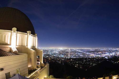 Griffith Observatory by Gustavo Gerdel